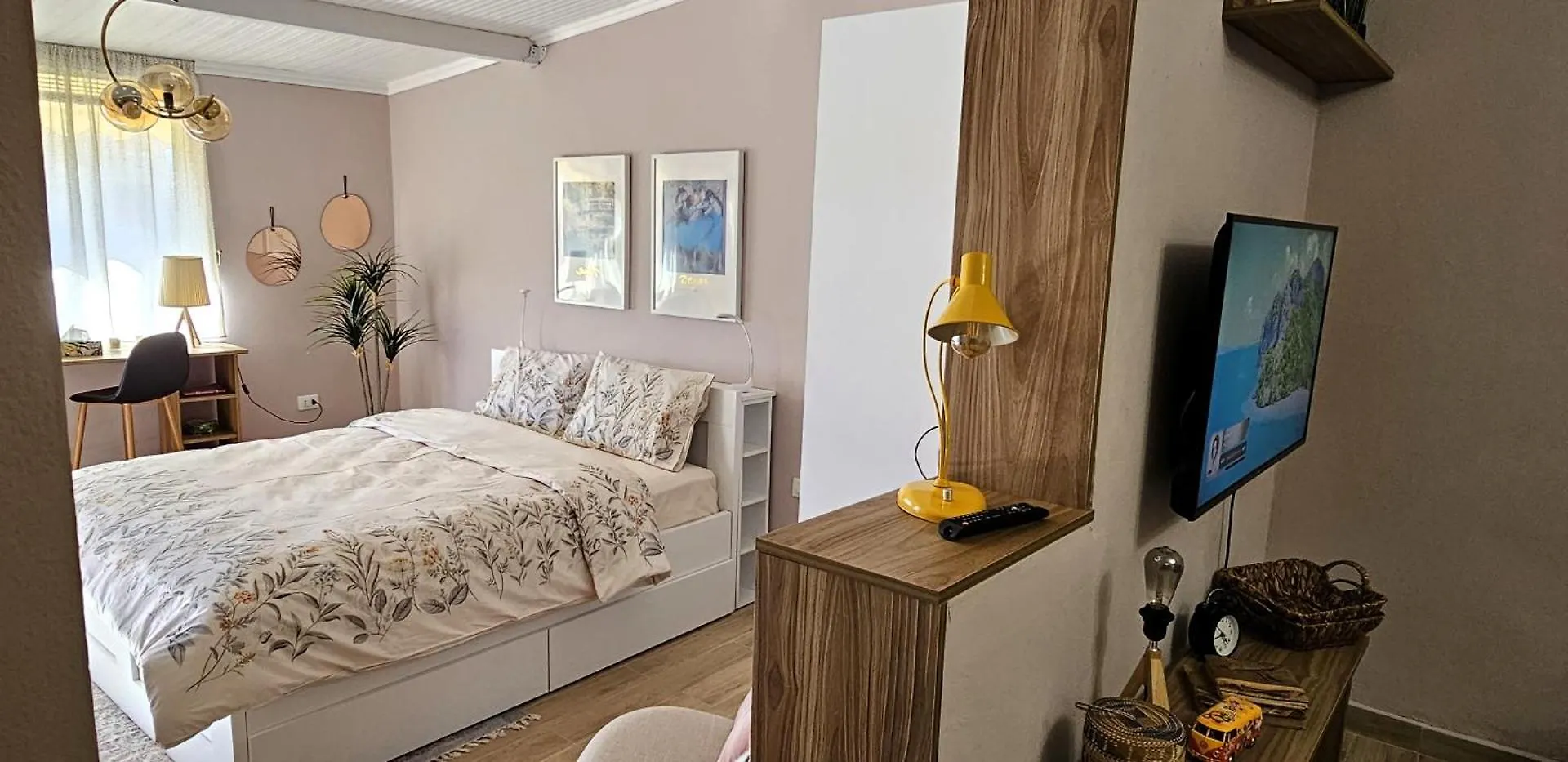 Nuci'S Place 3, Cozy 1 Bedroom Apartment With Balcony Near Bllok Tirana 0*,  Albania