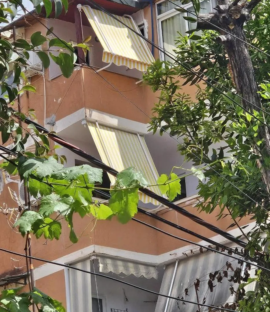 Nuci'S Place 3, Cozy 1 Bedroom Apartment With Balcony Near Bllok Tirana