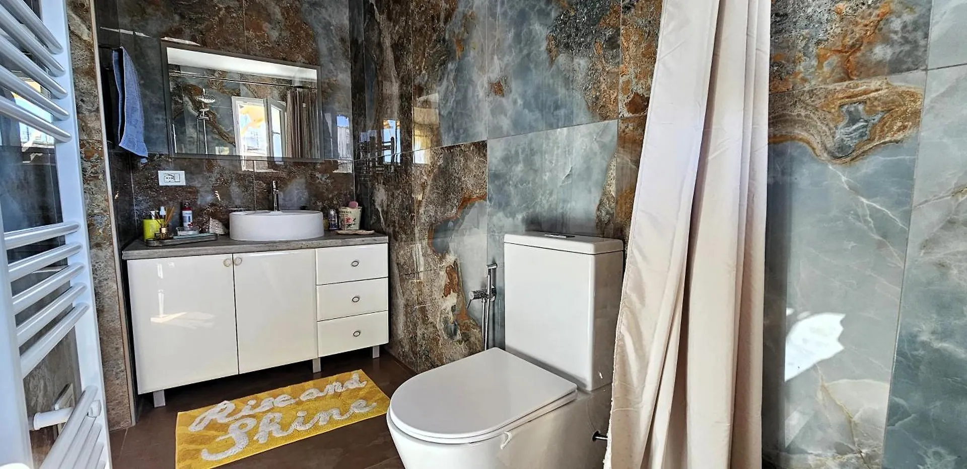 Nuci'S Place 3, Cozy 1 Bedroom Apartment With Balcony Near Bllok Tirana Albania
