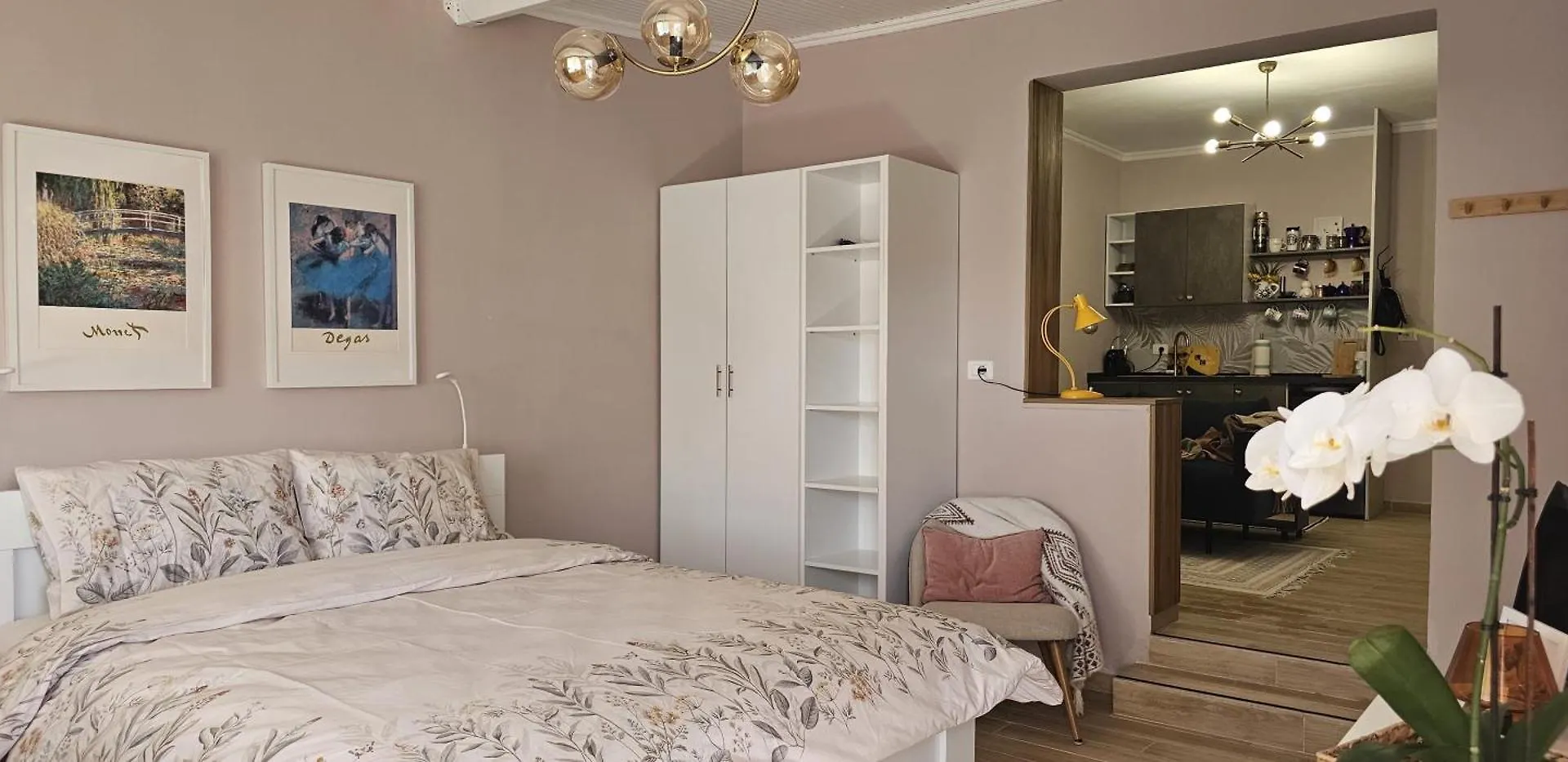 Nuci'S Place 3, Cozy 1 Bedroom Apartment With Balcony Near Bllok Tirana Albania