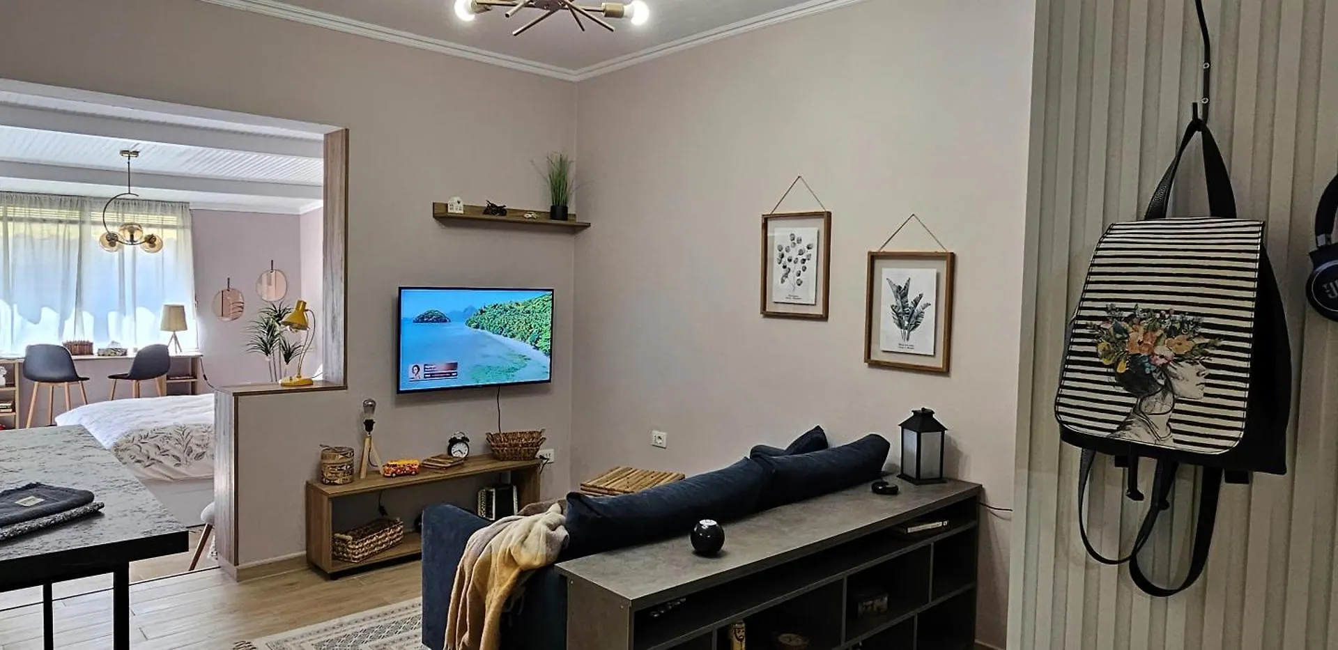 Nuci'S Place 3, Cozy 1 Bedroom Apartment With Balcony Near Bllok Tirana Albania