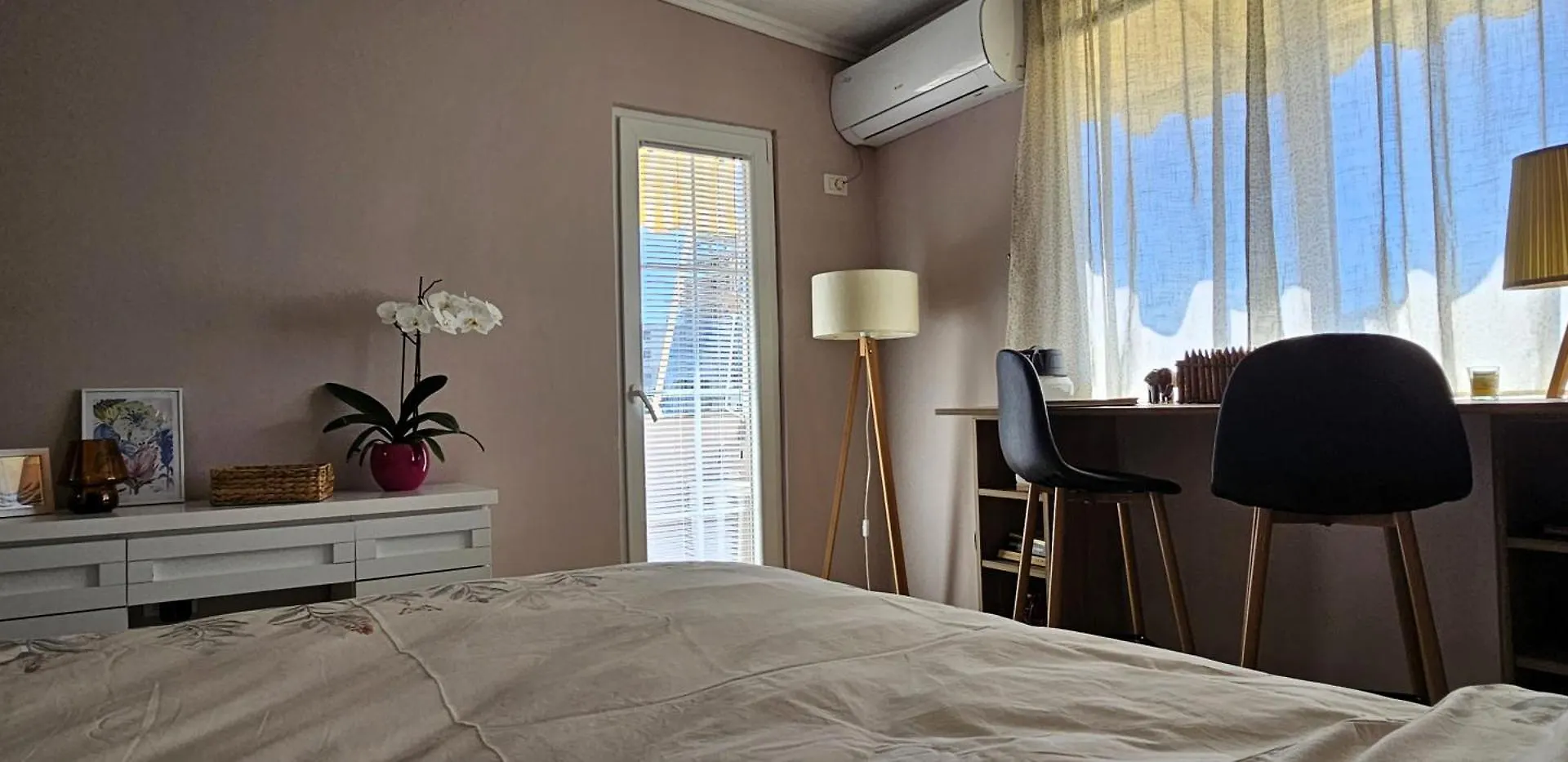 Nuci'S Place 3, Cozy 1 Bedroom Apartment With Balcony Near Bllok Tirana