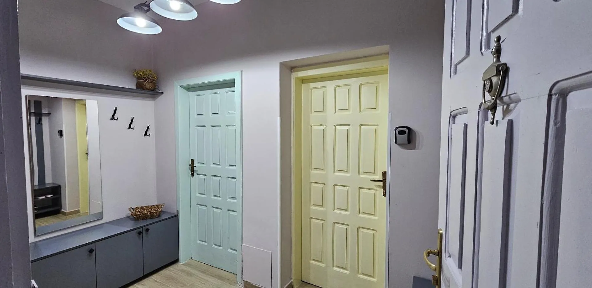 Nuci'S Place 3, Cozy 1 Bedroom Apartment With Balcony Near Bllok Tirana